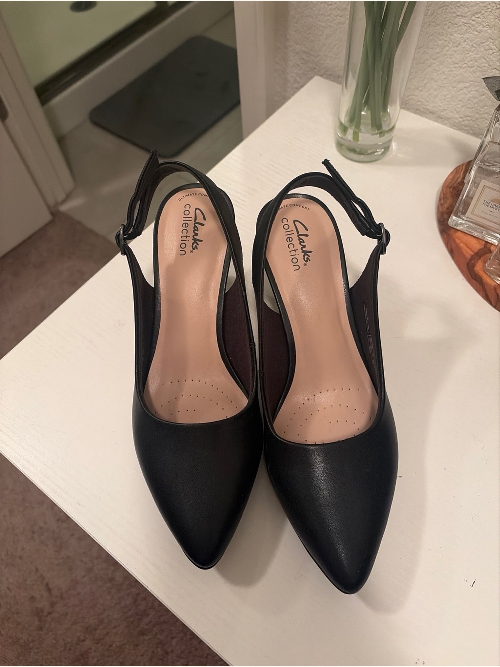 Clarks Black Leather Slingback Kitten Heel Pumps - Picture 2 of 3